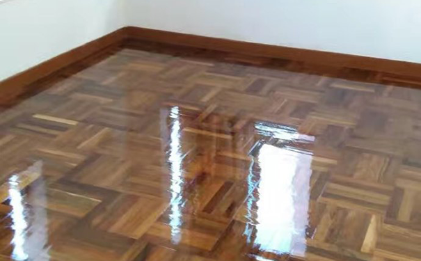 木地板可以翻新改色嗎?